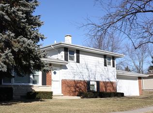 698 Bryn Mawr Ave, Bartlett, IL 60103