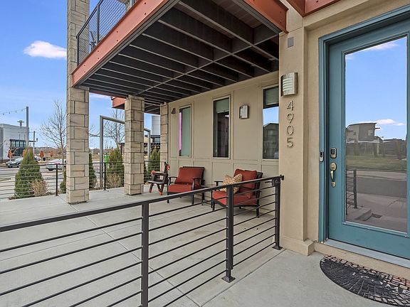 3rd image of 4905 N Valentia St