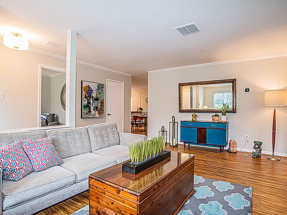 4th image of 1531 Youngs Point Pl
