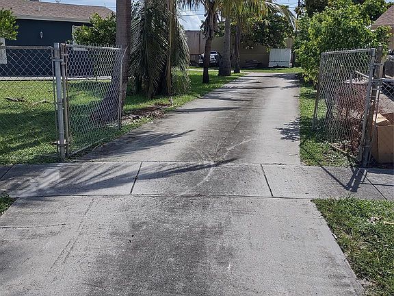 2nd image of 201 NW 41st Street