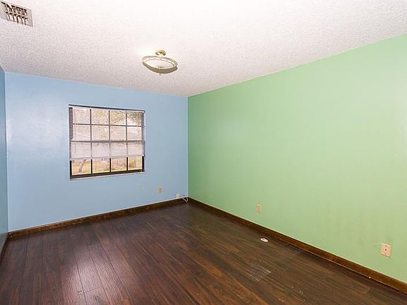 3rd image of 620 Haines Blvd E