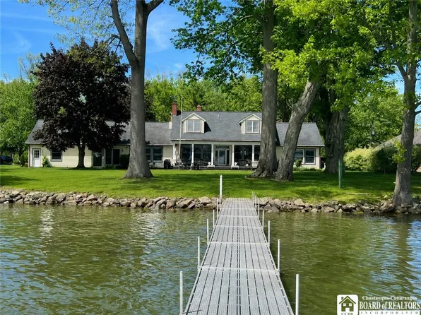 3756 Heinman Rd, Greenhurst, NY 14742