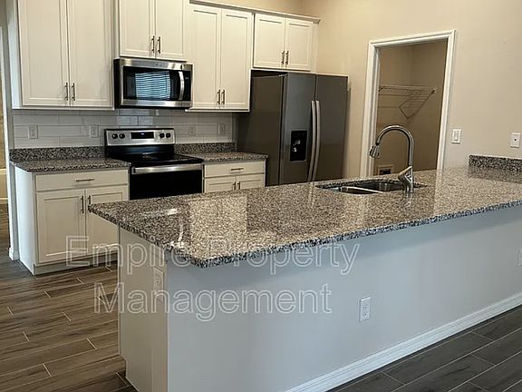 3rd image of 2916 NE 4th Pl
