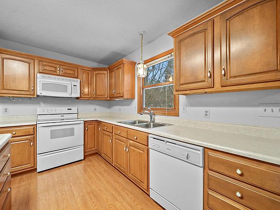 4th image of 4327 Benson Rd