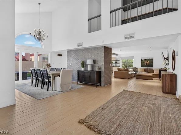 3320 Canyon Lake Dr, Las Vegas, NV 89117