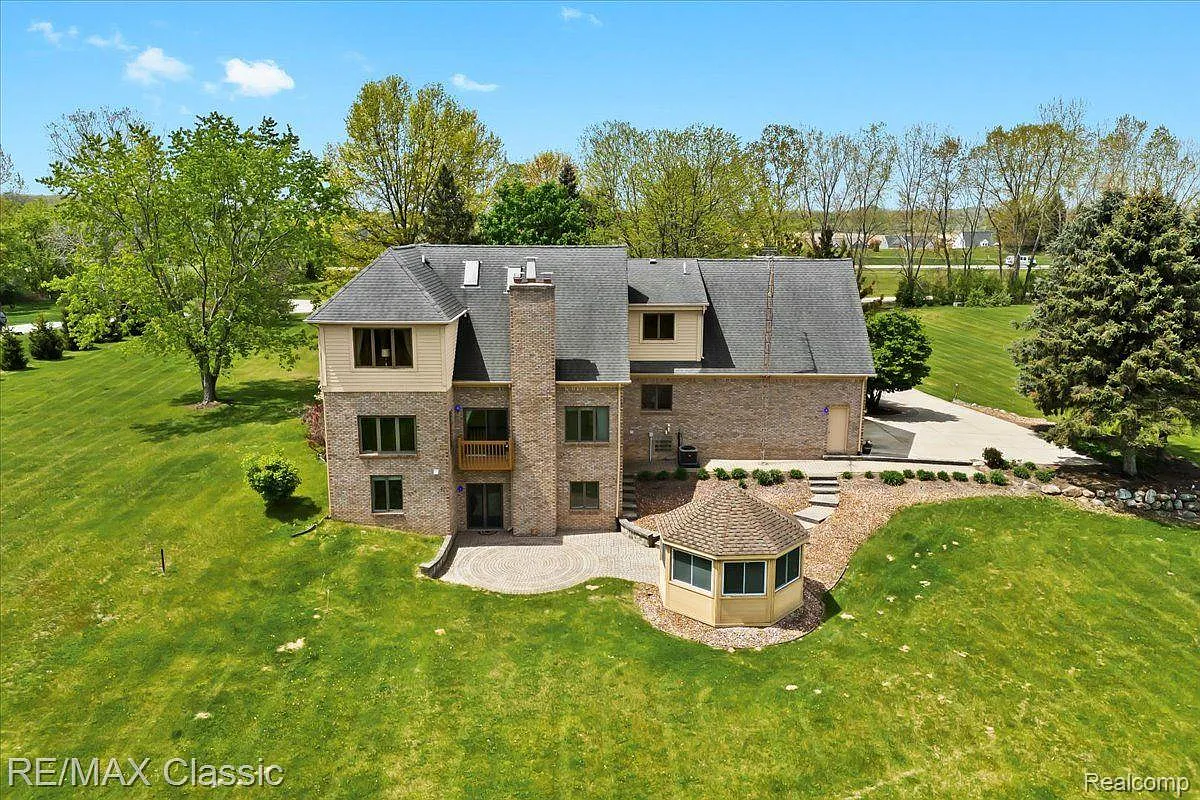 4359 Milford Ponds Ln S photo 1