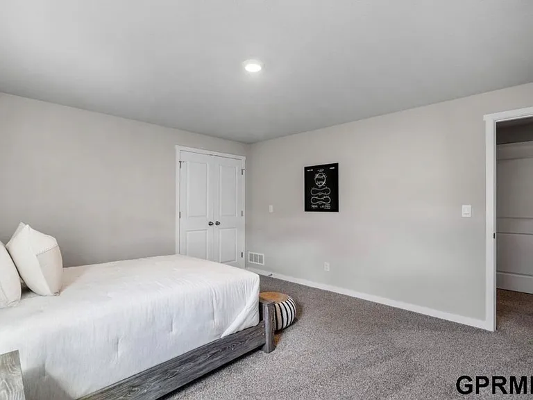 7102 S 204th Ave — Photo 27