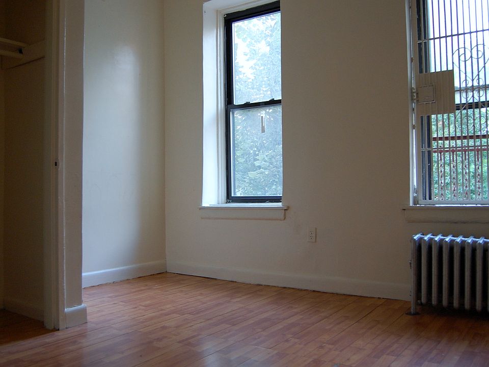 2nd image of 172 E 112th St APT 3A