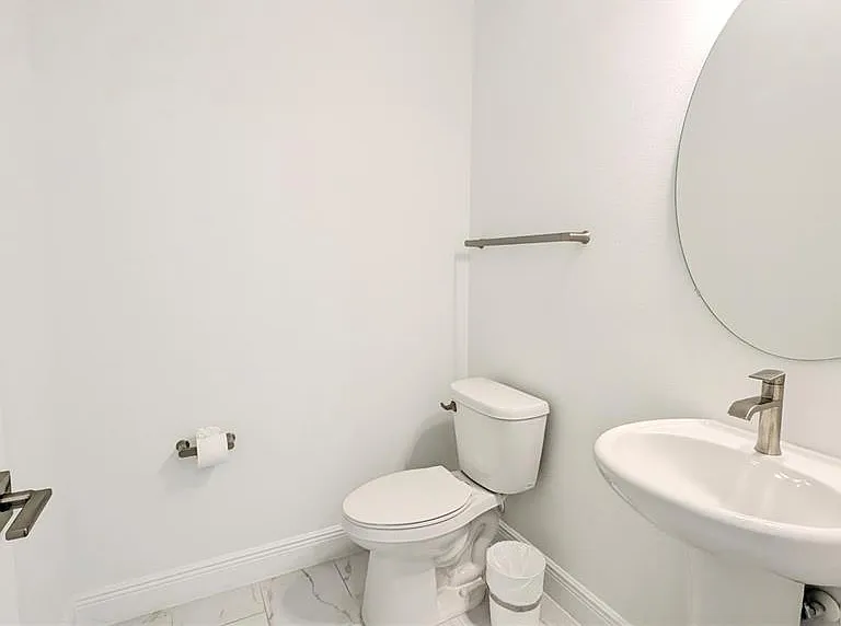 15614 Vetta Dr — Photo 13