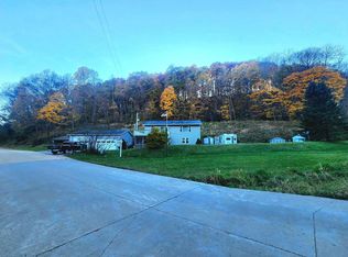 4811 Lynn Hollow Lane, Potosi, WI 53820