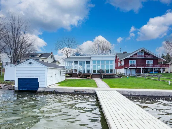 5719 Wagner LANE, West Bend, WI 53095