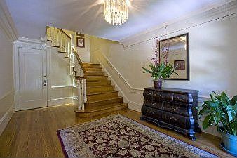 :: 747 14th Avenue