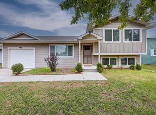 1920 Booth St, Winfield, KS 67156