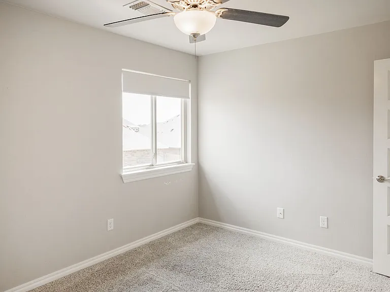 3320 NW 187th Ter — Photo 19