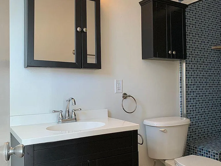 702 Manhattan Beach Blvd #J — Photo 7