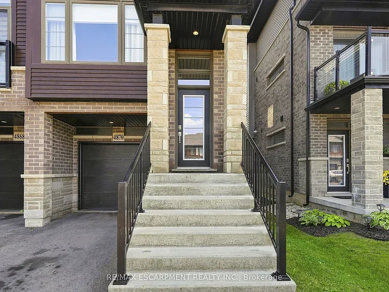 4870 Connor Dr — Photo 2
