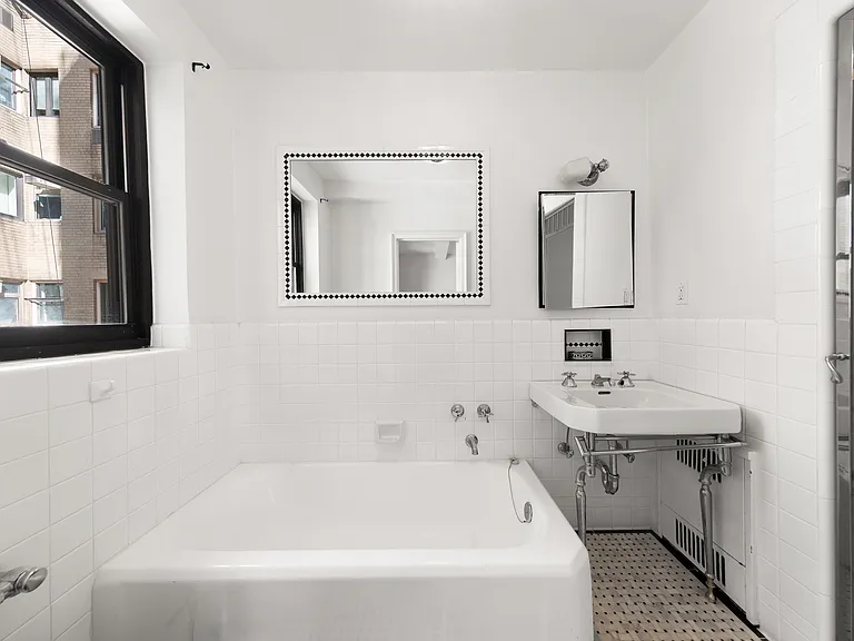 875 5th Ave #9GH — Photo 10