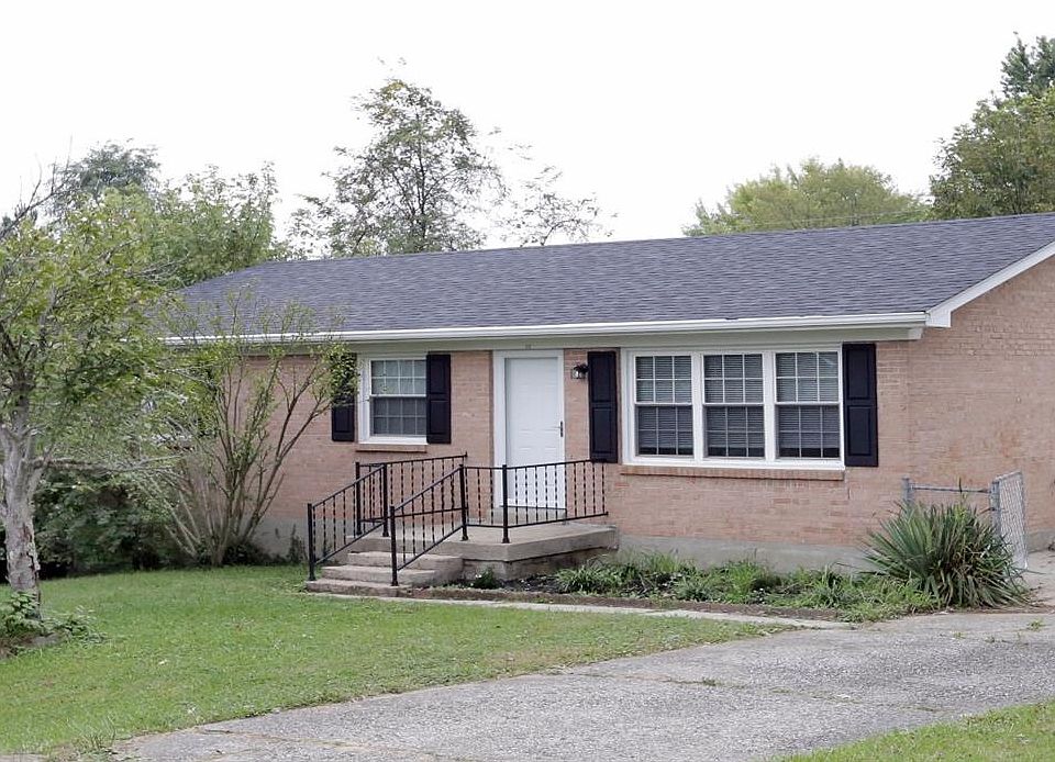 1st image of 216 Creekside Ln