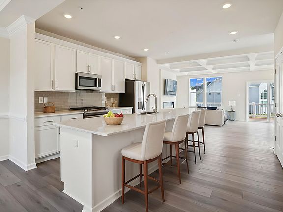Potomac - Kitchen - Virtually Staged
