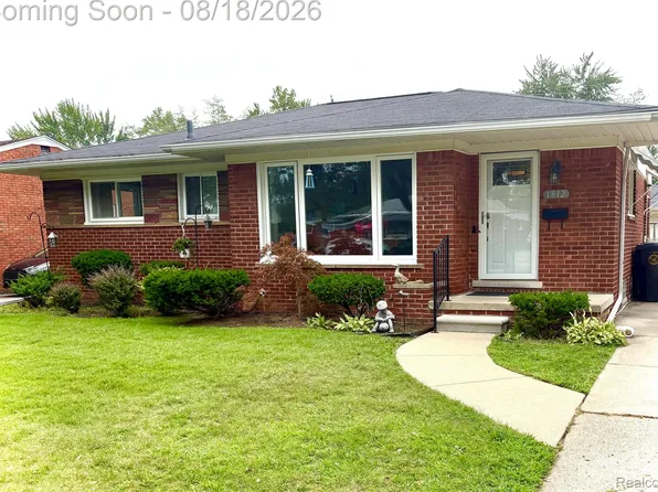 1812 E Longmeadow Rd, Trenton, MI 48183