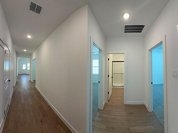 3rd image of 4819 Legends Bay Dr