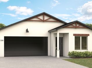 587 Sandtrap Ln, Lemoore, CA 93245