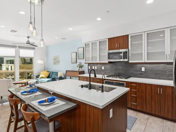 2646 Aperture Cir, San Diego, CA 92108