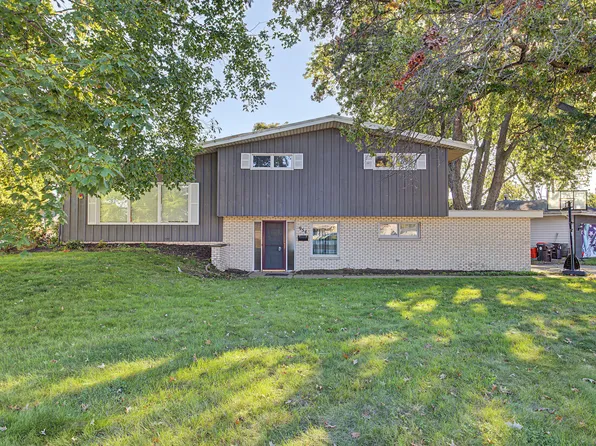954 E Madison St, Morton, IL 61550