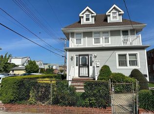 6203 136th St, Flushing, NY 11367