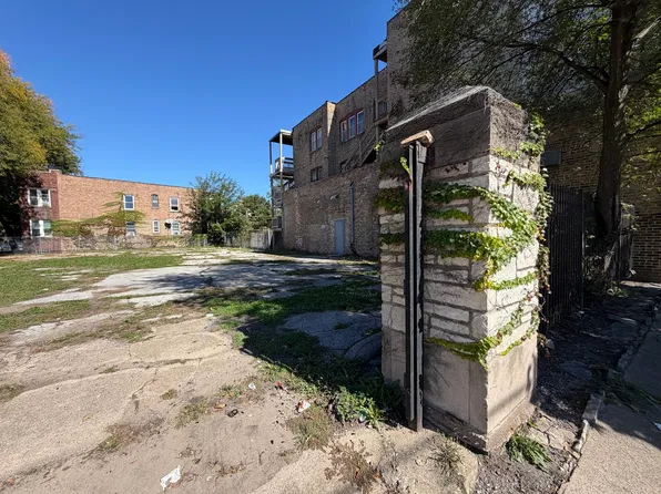 970 E 79th St, Chicago, IL 60619