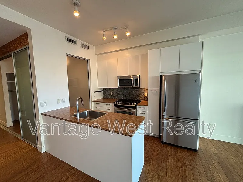 Building Photo - 1289 Ellis St #218