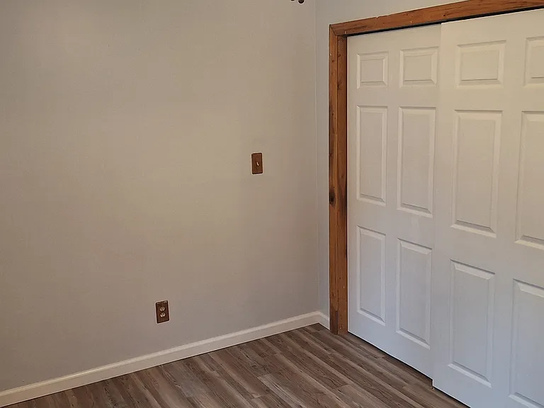 15 Beyrleye Ave — Photo 5