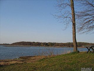 5th image of 41 Longfellow Dr