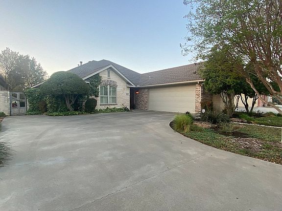 3rd image of 2033 Valleyview Dr