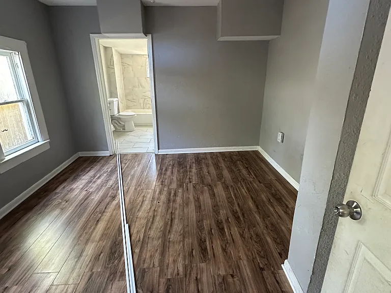 8113 N 11th St — Photo 13
