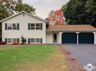 6 Pinehollow Dr, Ballston Spa, NY 12020