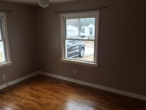 3rd image of 52289 Central Ave