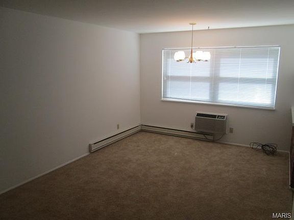 3rd image of 7431 Hazelcrest Dr #348