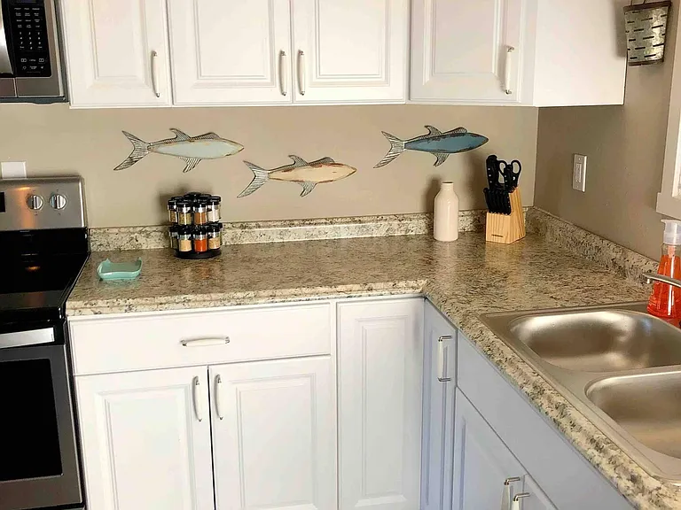 601 Avenue A #6 — Photo 9