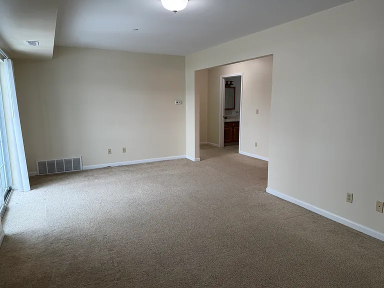 2 Harvey Dr #23 — Photo 2