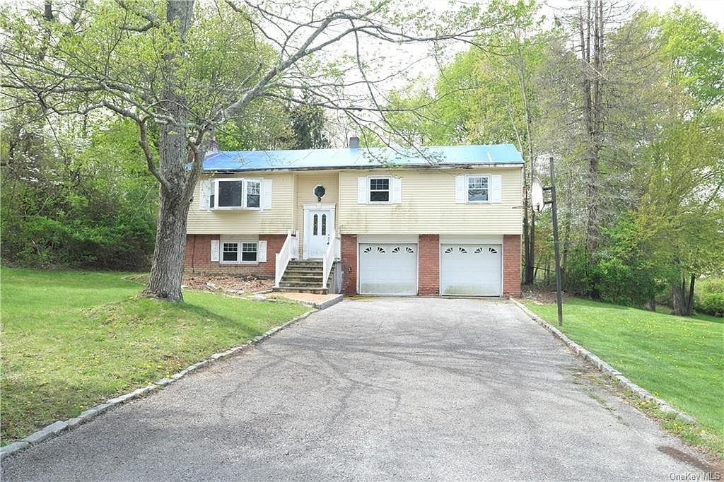 4 Glen Court, Poughkeepsie, NY 12603 Zillow