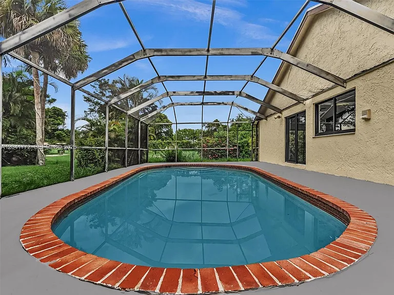 8813 Paradise Ct — Photo 35