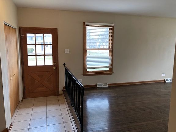 3rd image of 1115 E Rockwell St