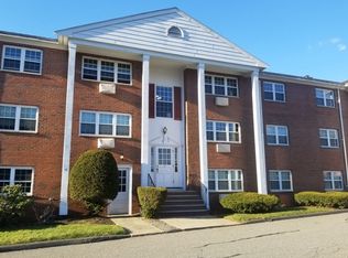 4 Old Colony Ln APT 3, Arlington, MA 02476