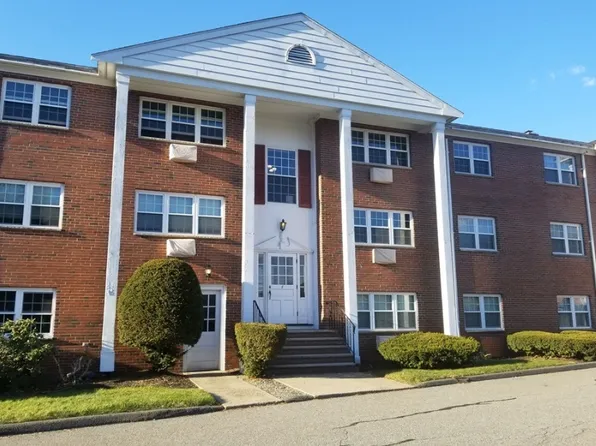4 Old Colony Ln, Arlington, MA