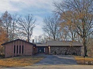 185 Jubaka Dr, Fairview Heights, IL 62208