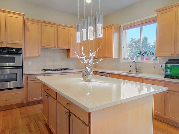 4th image of 16330 SE 66th St