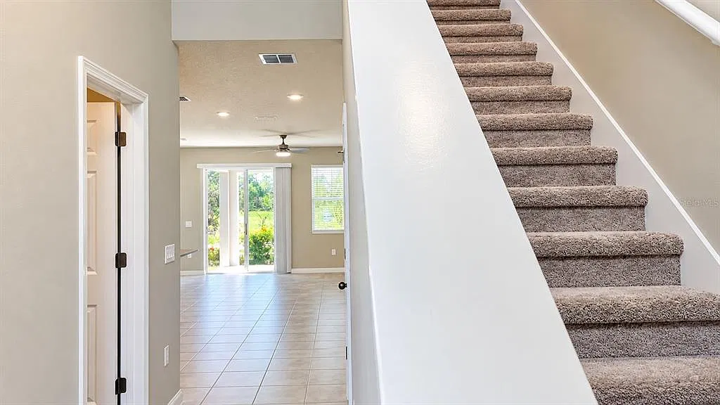 4 bed, 2.5 bath, 2256 sqft, $2,700 — Photo 4