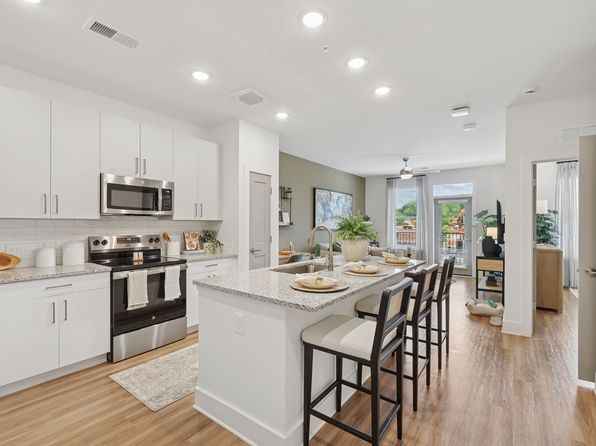 201 Hospital Rd #3206