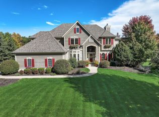 N38W28908 Middlefield Rd, Pewaukee, WI 53072